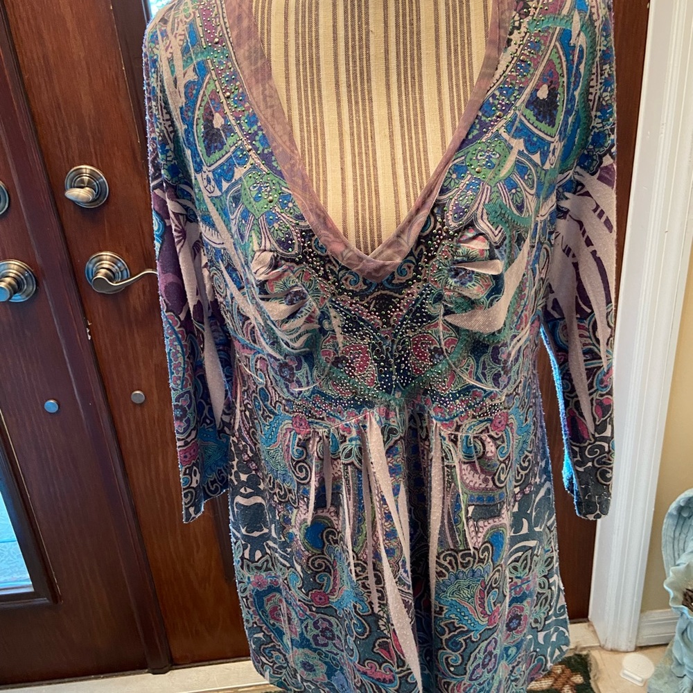 Apt.9 3/4 sleeves with VNeck size Lg